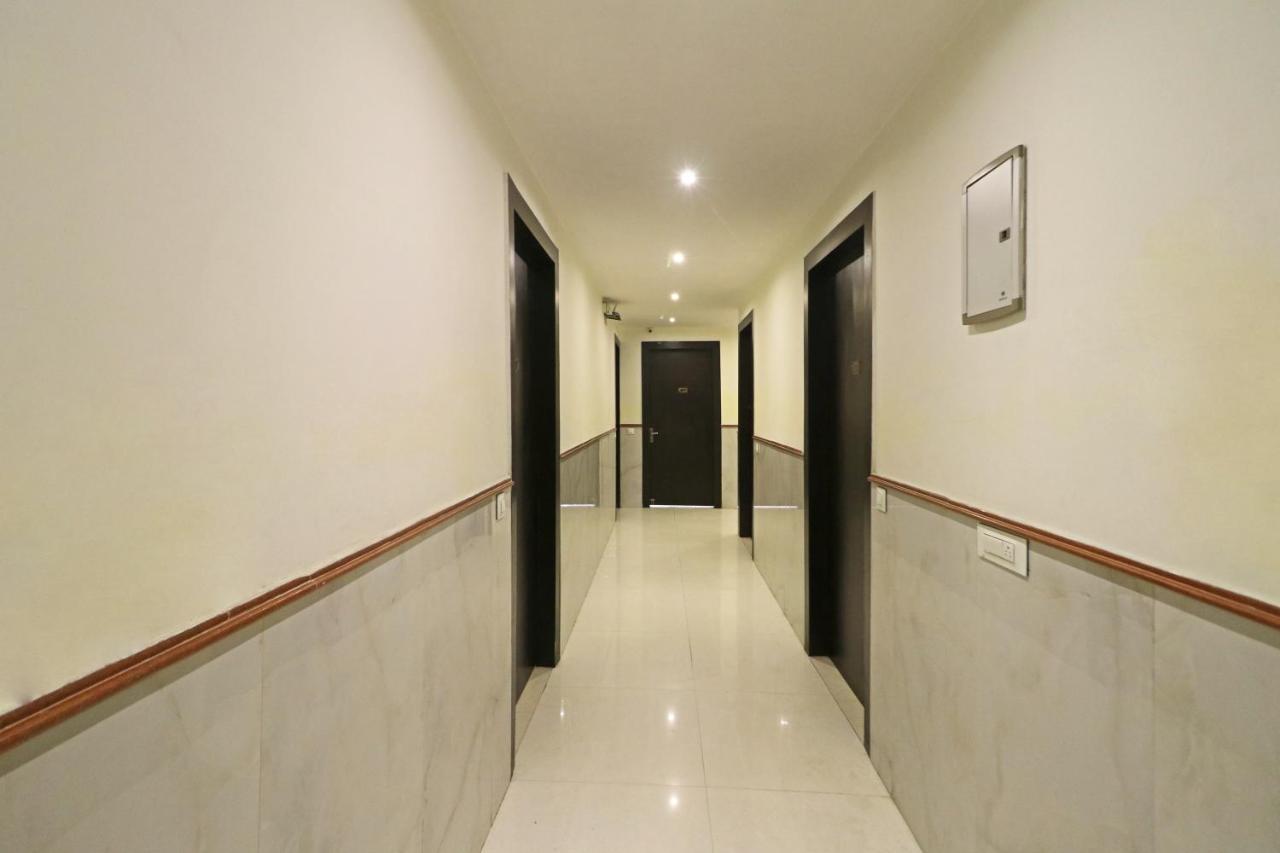 Hotel Paragon Suites New Delhi Exterior photo