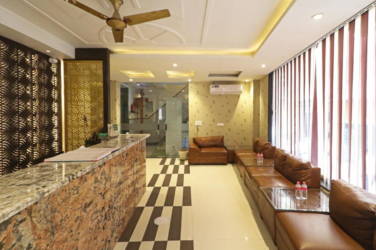Hotel Paragon Suites New Delhi Exterior photo