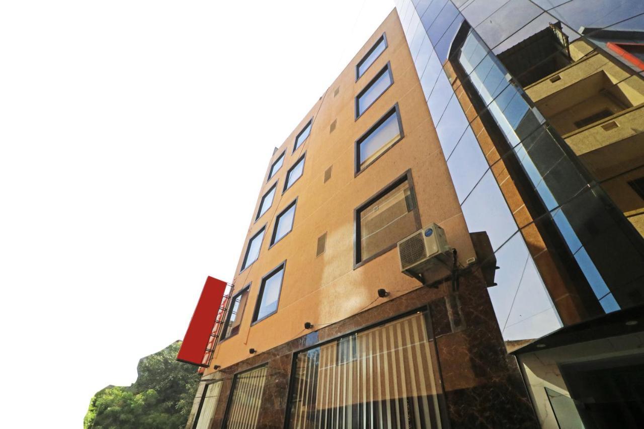 Hotel Paragon Suites New Delhi Exterior photo